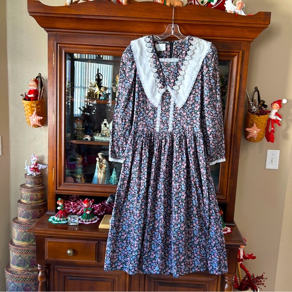 Vintage Gunne Sax Dress - Picture 2 of 9